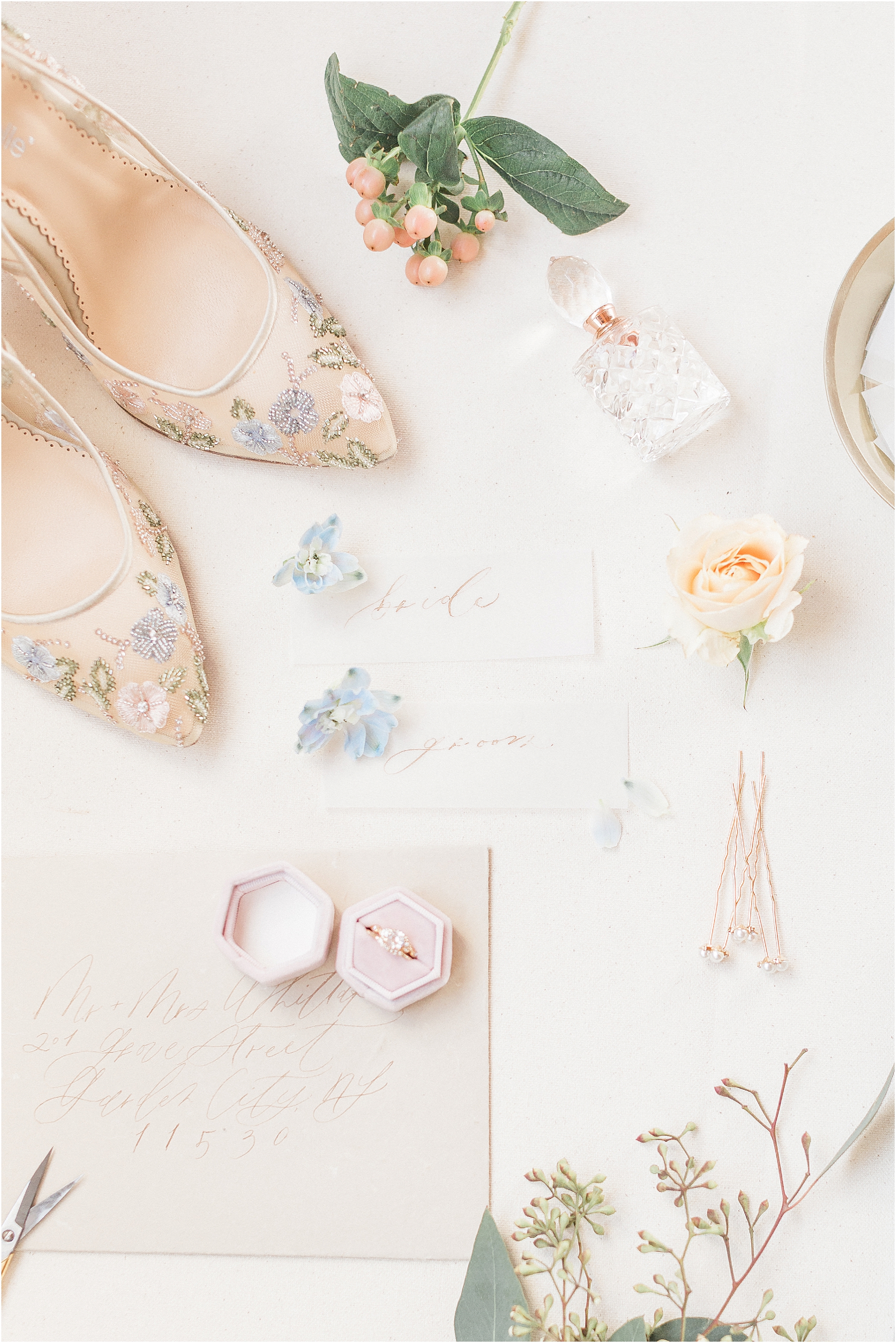 bella belle shoes and fine art wedding details