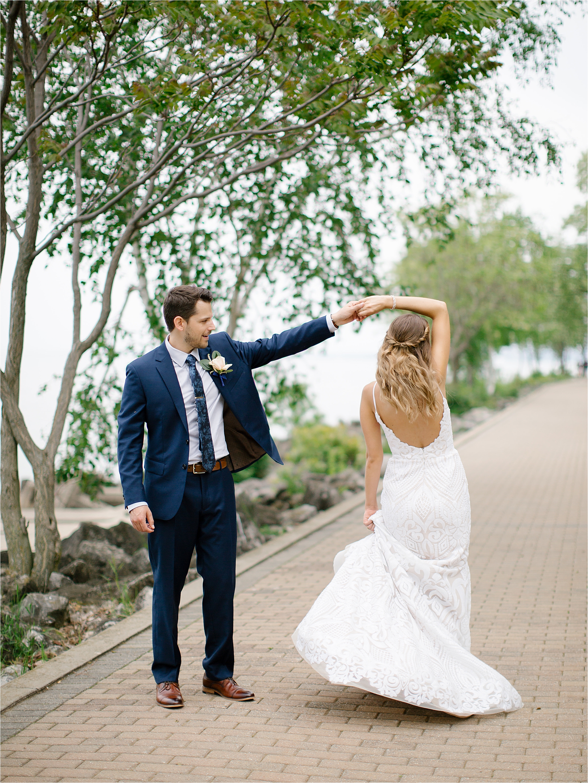 Cleveland Wedding at Windows on the River by wedding photographers Austin and Rachel photography