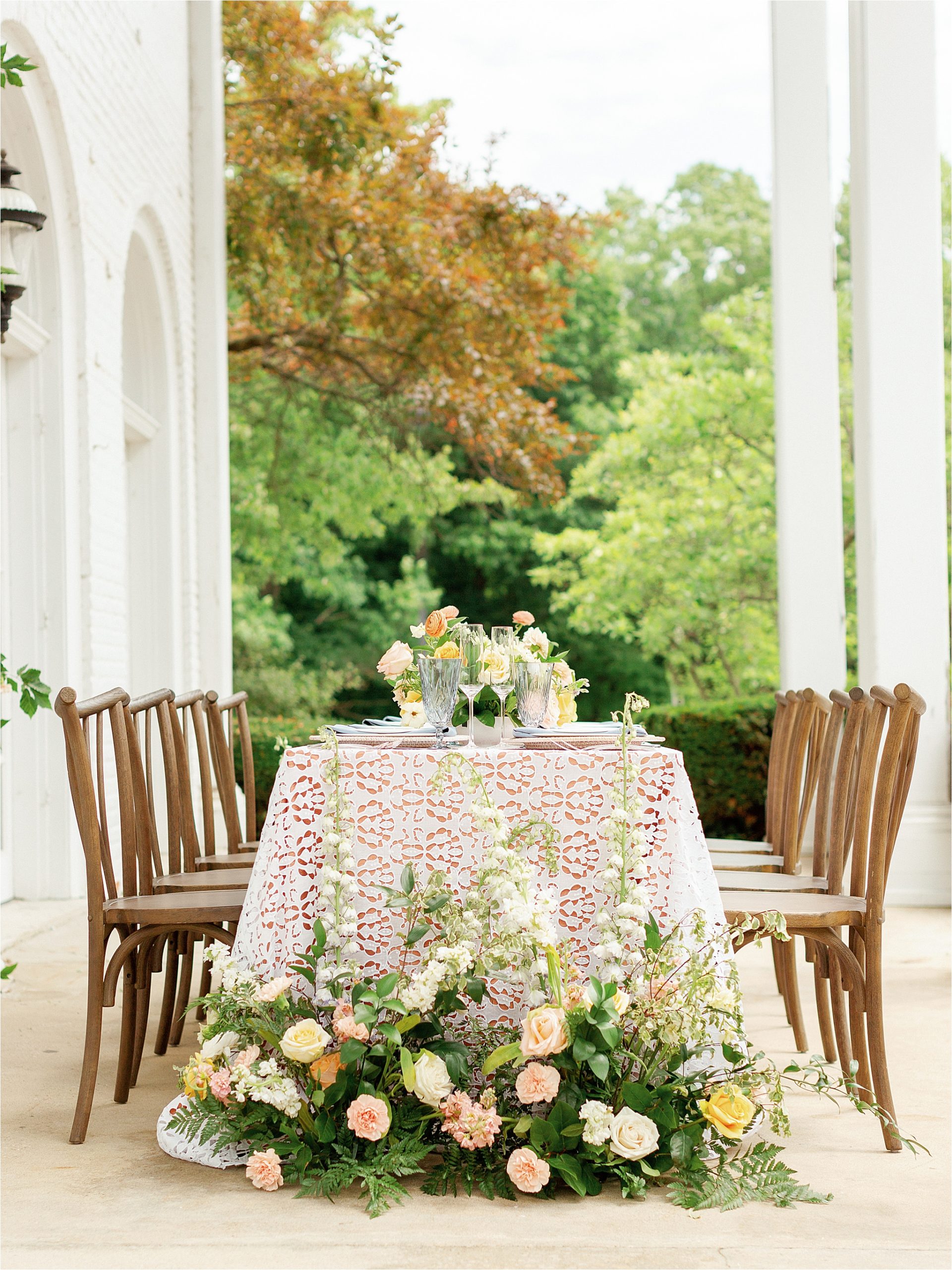 peach and white tablescape by Authentic Event Planning & Design